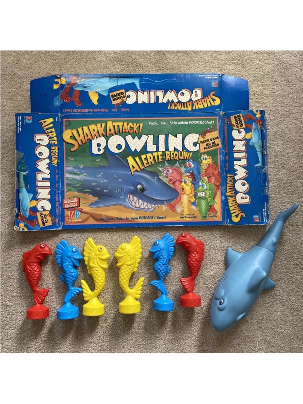 Vintage Shark Attack! Bowling Milton Bradley 1992